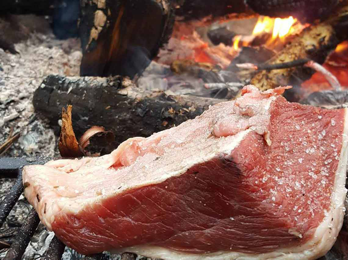 Festival del Asado Val'quirico 2019 cortesFestival del Asado Val'quirico 2019 cortes a la leña