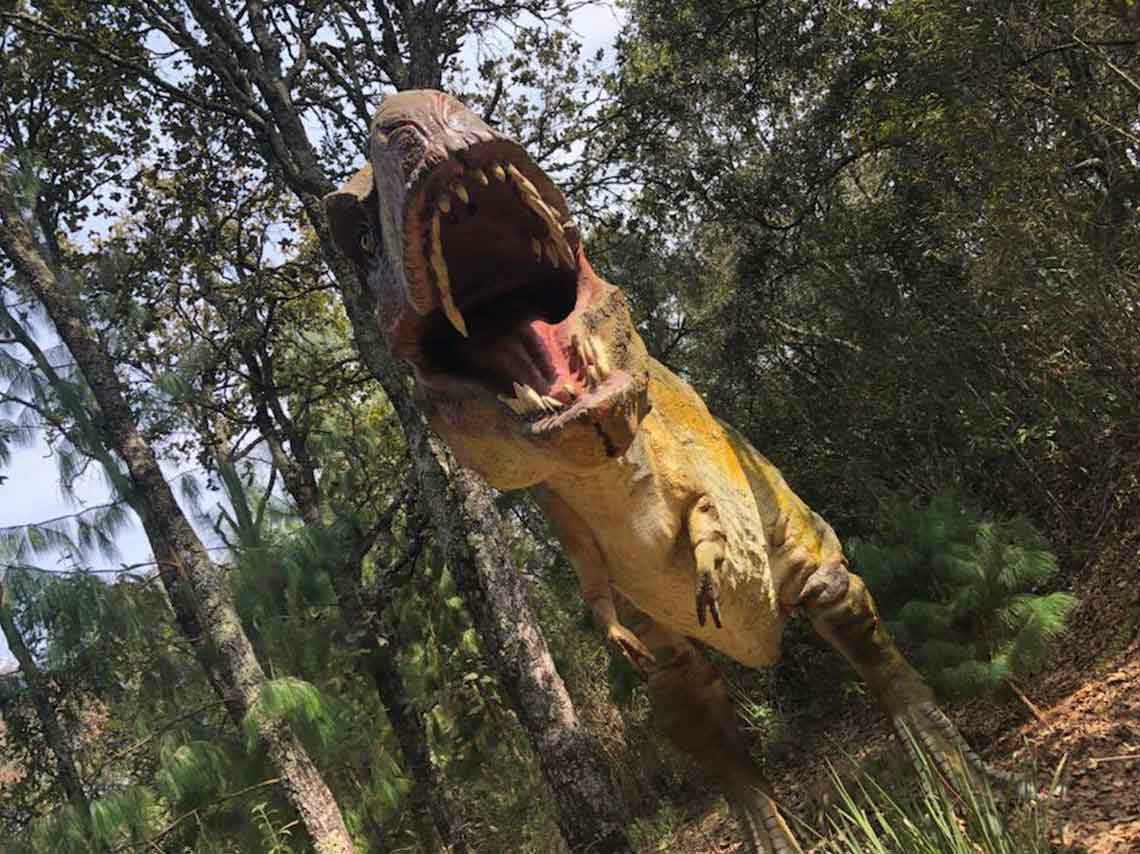 Tierra Jurásica en Xochitla dinosaurio