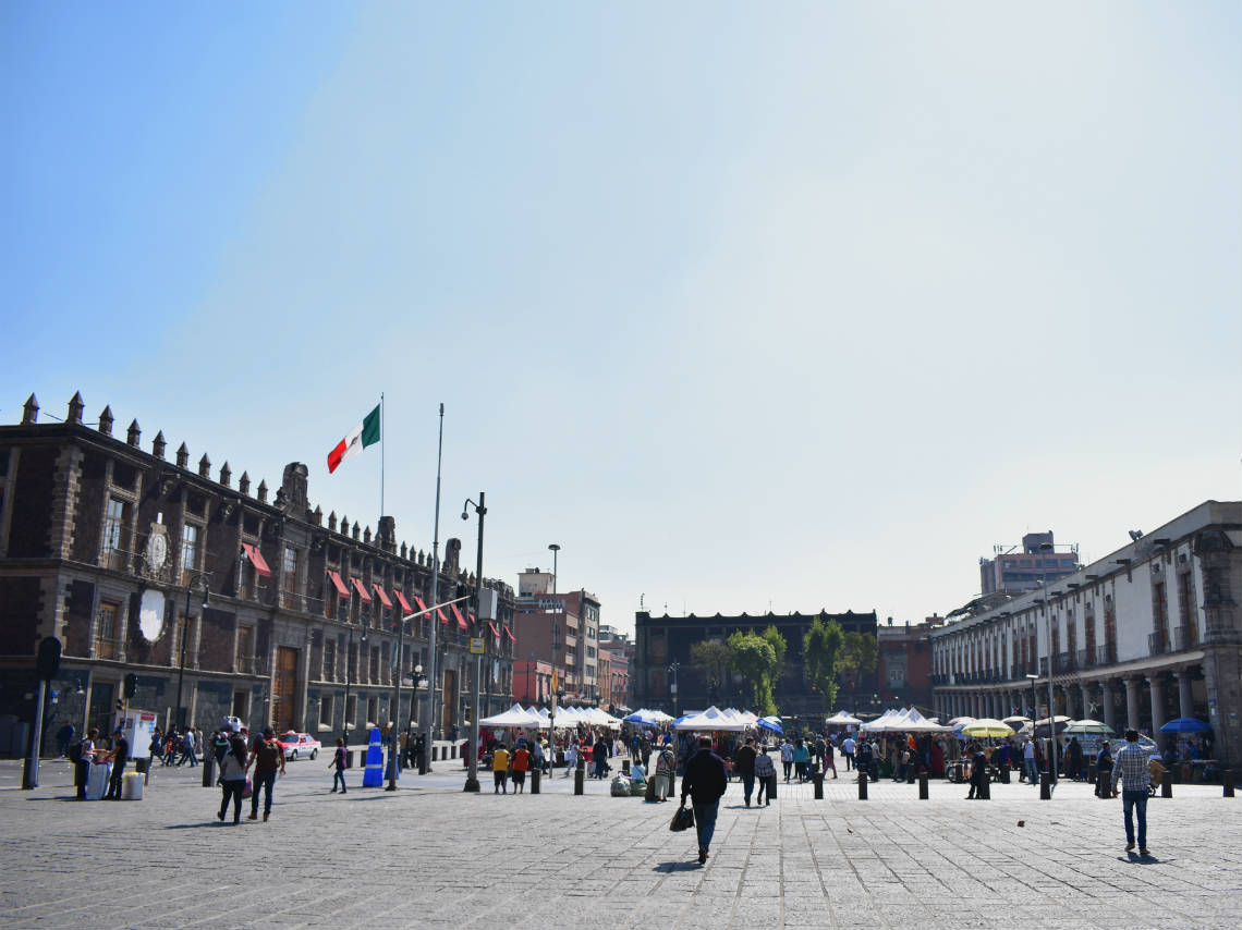 Fiesta Nocturna en el Centro Histórico plaza de santo domingo