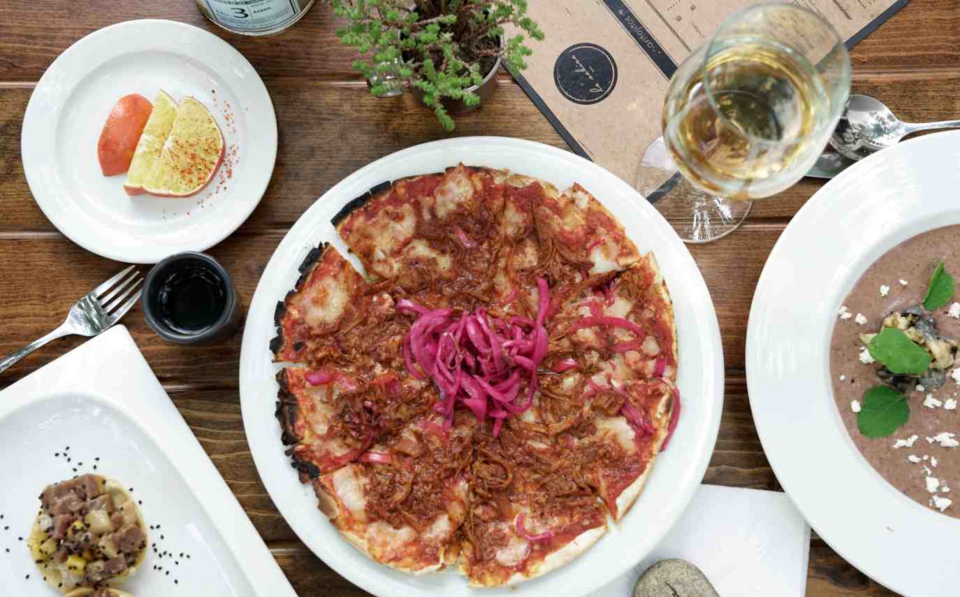 la-sabina-pizza-de-cochinita