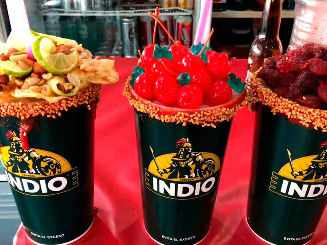 michelada-fest-2019-con-fruta-y-cacahuates