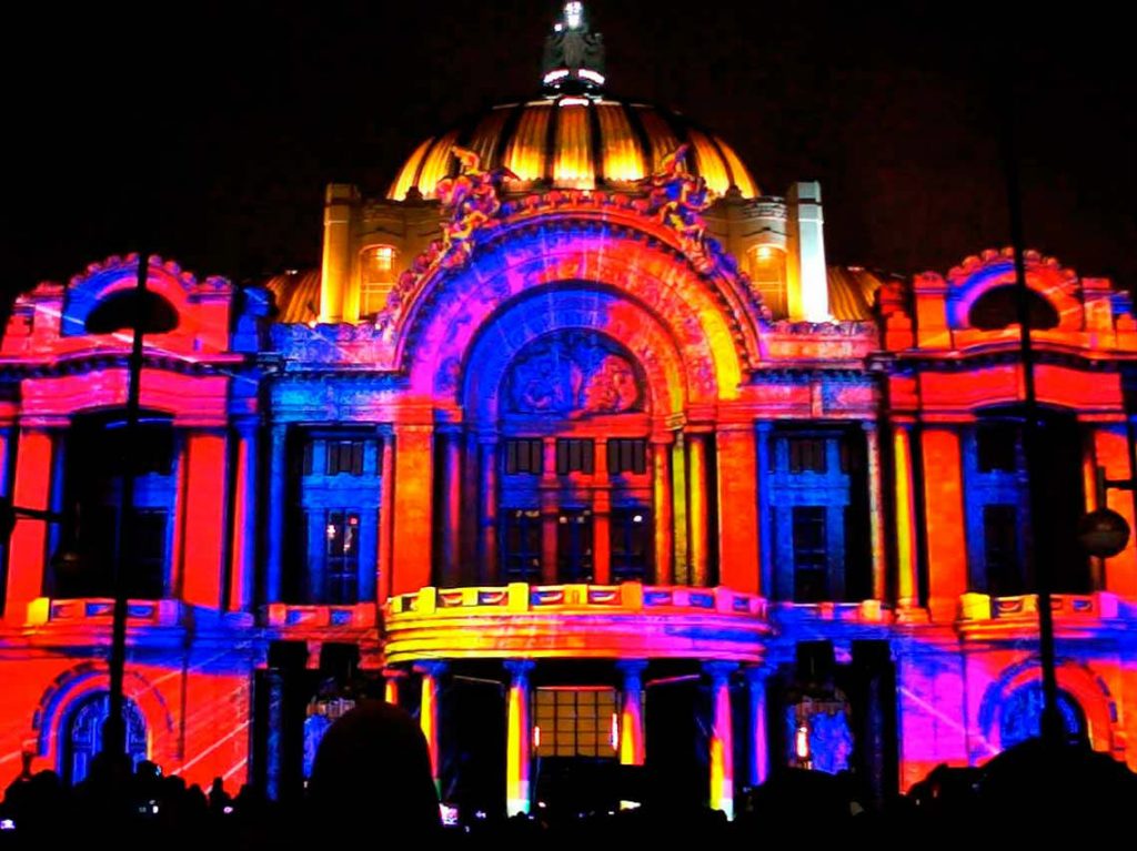 Video mapping en el Centro Histórico bellas artes