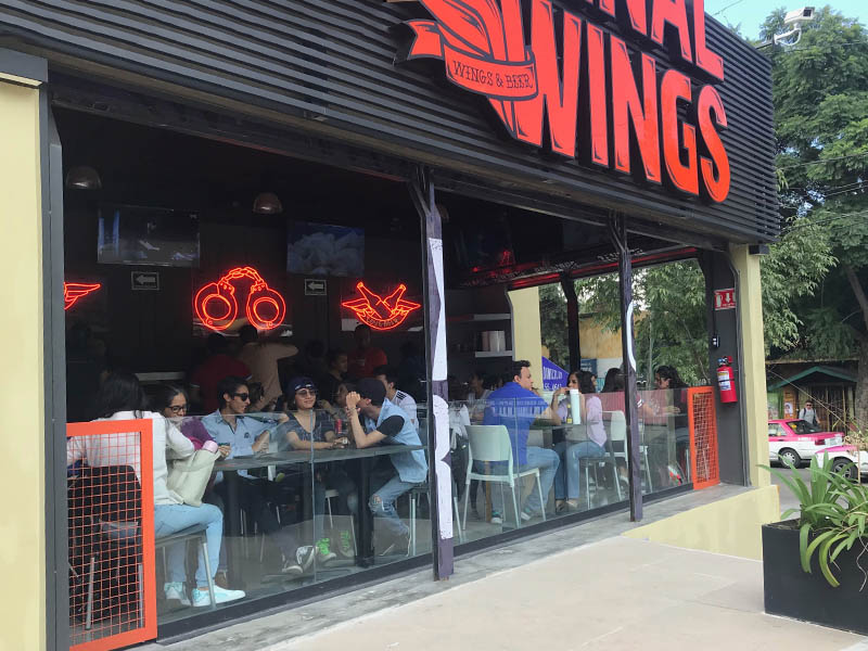 Criminal Wings, el snack bar con ambiente carcelario.