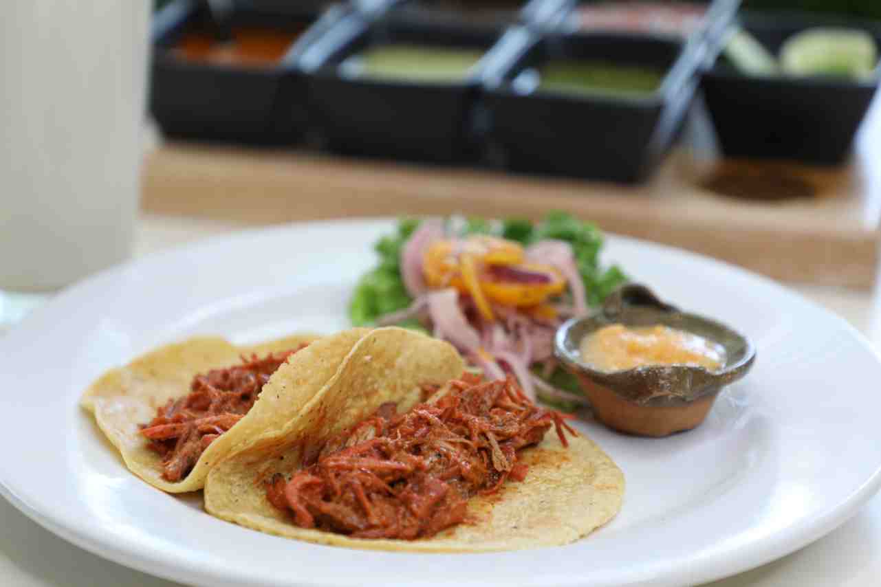 la casa del pastor tacos de cochinita 