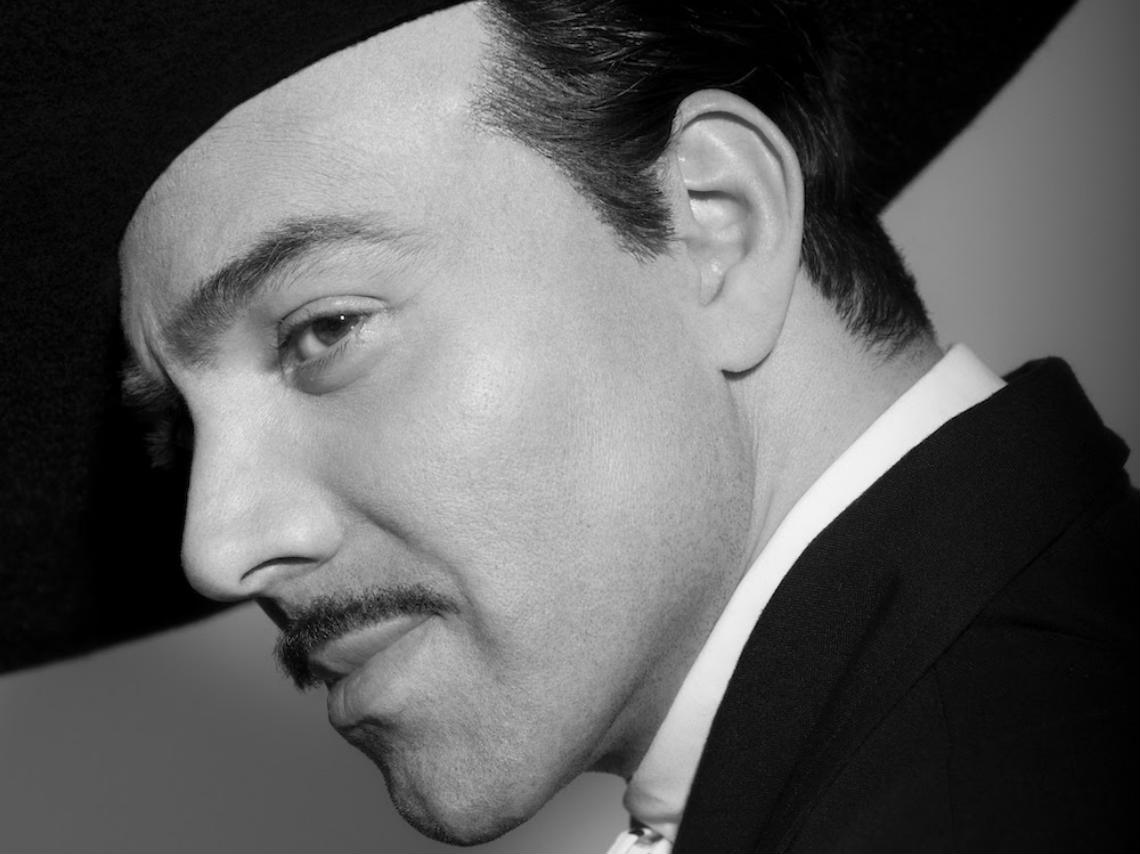 Mira a Omar Chaparro como Pedro Infante en la próxima peli de Netflix