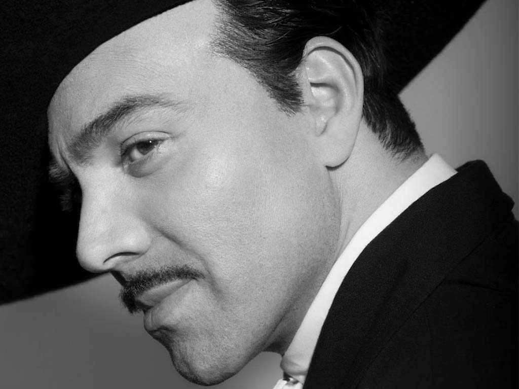 Omar Chaparro es Pedro Infante