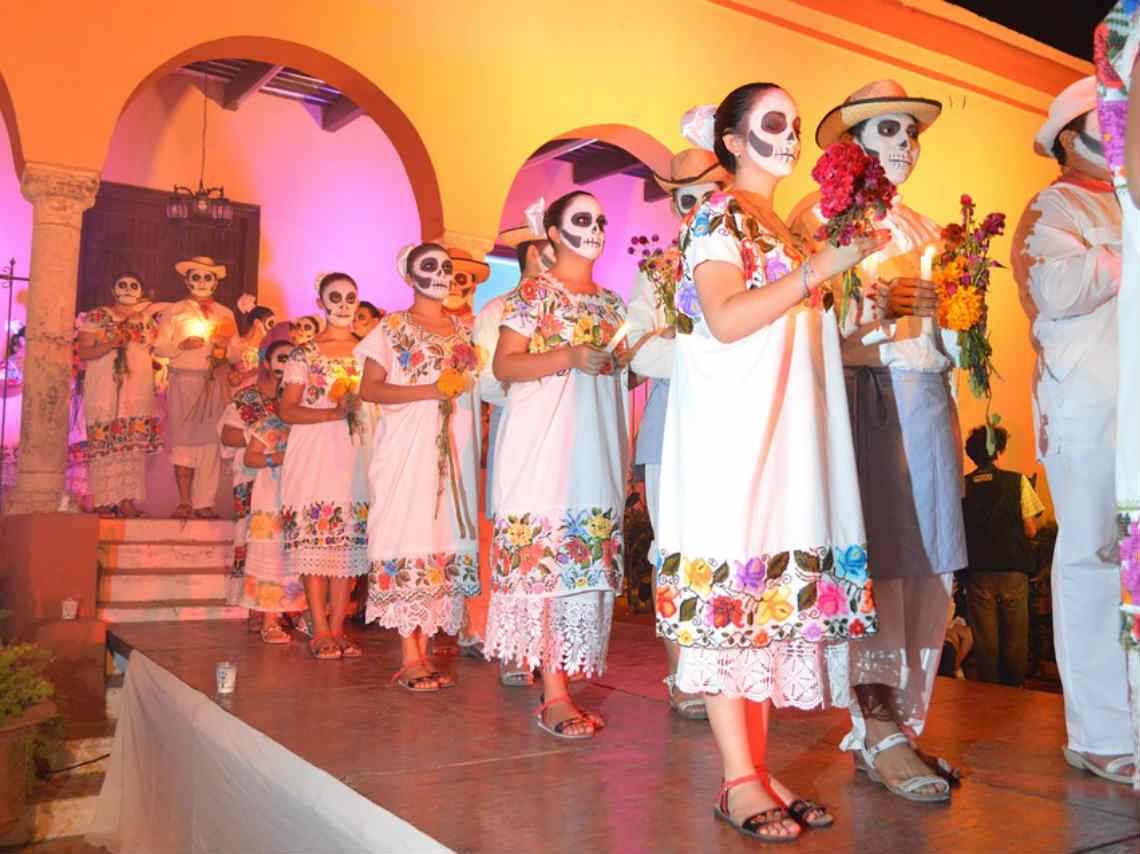 Semana de Yucatán en México 2019 desfile tradicional