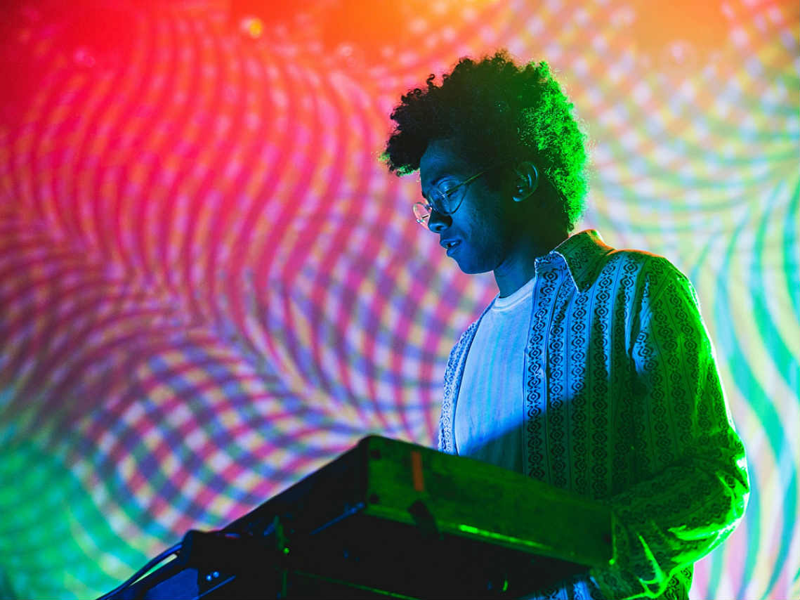 Toro y Moi en CDMX 2019, escucha en vivo su nuevo álbum Outer Peace