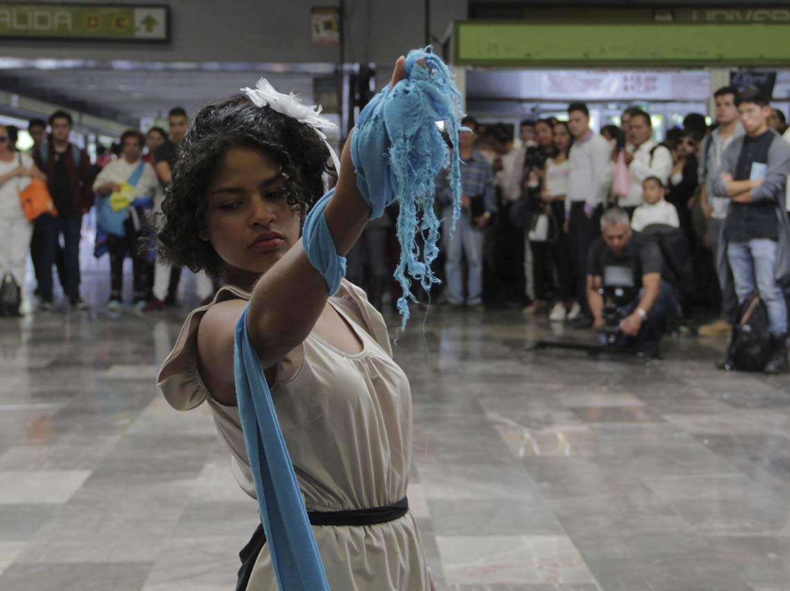 Festival “Subterráneo Escénico”: Bailarines en el Metro de CDMX