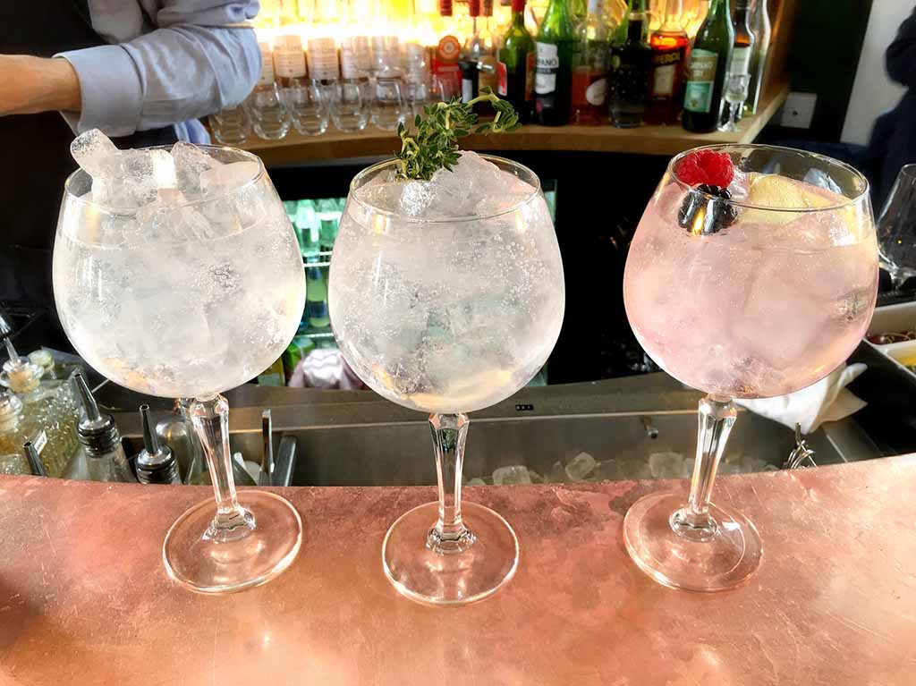 Celebra el World Gin Day con cocteles y arte Huichol en CDMX