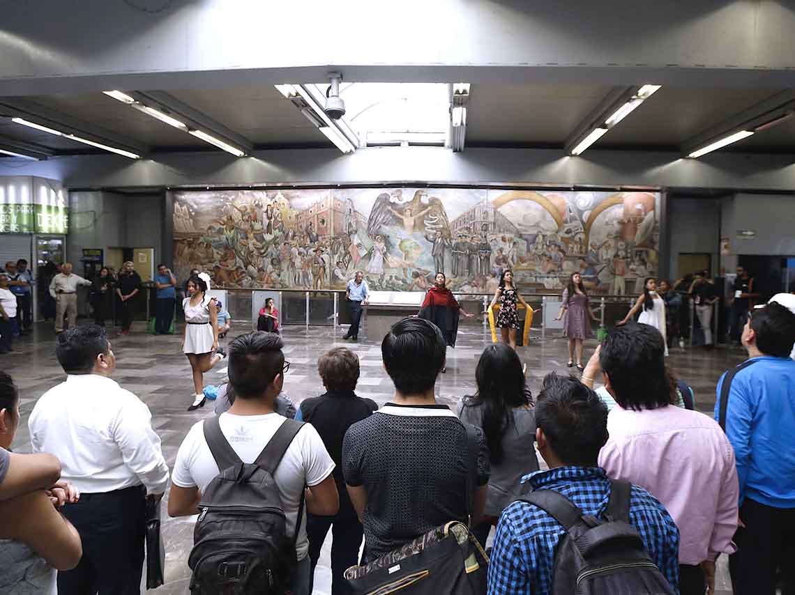 Festival “Subterráneo Escénico”: Bailarines en el Metro de CDMX 1