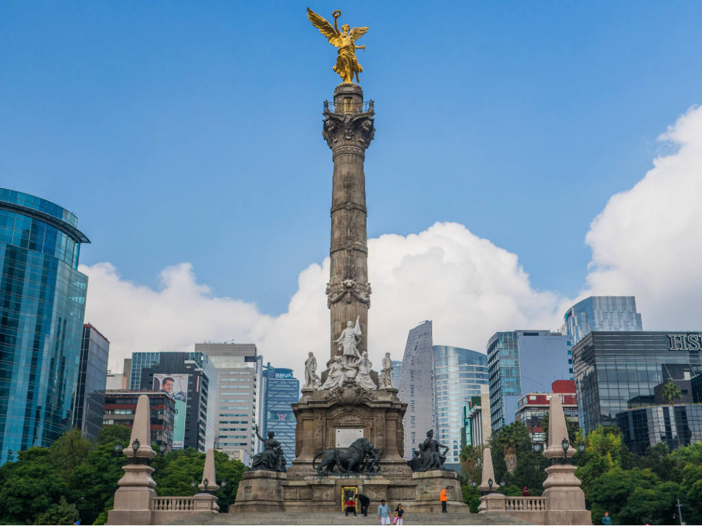 Terrazas para ver la marcha LGBTTTIQ+ en CDMX