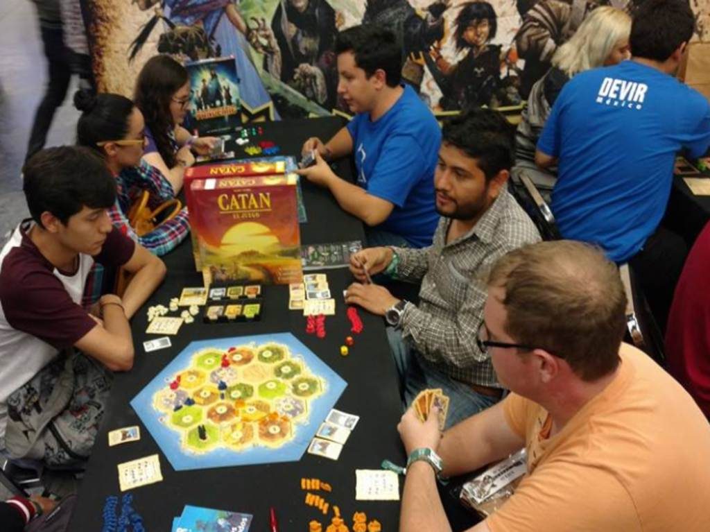 Ve-a-los-mejores-jugando-catan