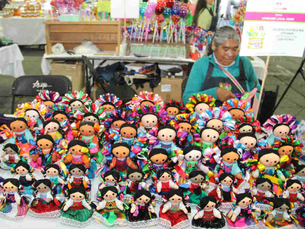 la Guelaguetza en Ecatepec muñecas