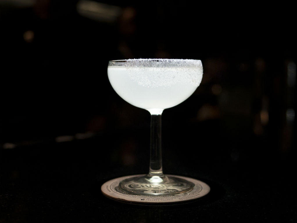EL-AROMA-DEL-CIELO-JULES-BASEMENT-GIN-CITY