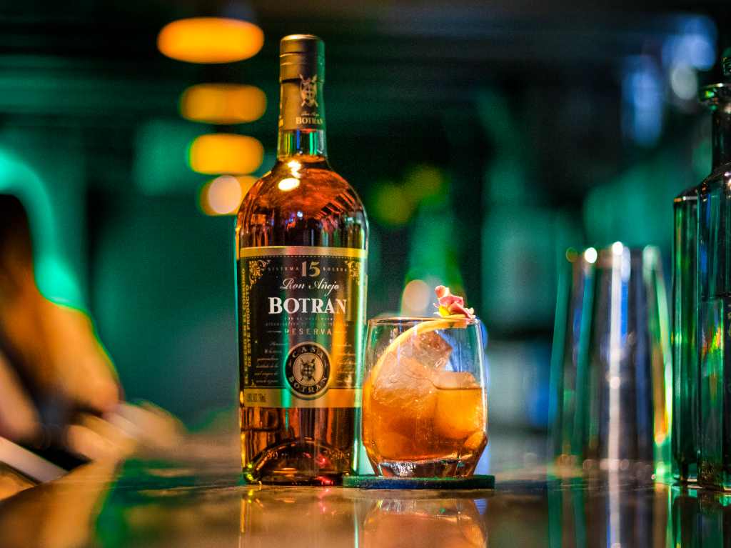 Yellow-Bird-trago