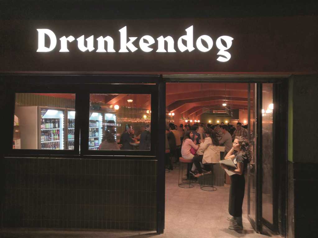 drunkendog fachada tap bar