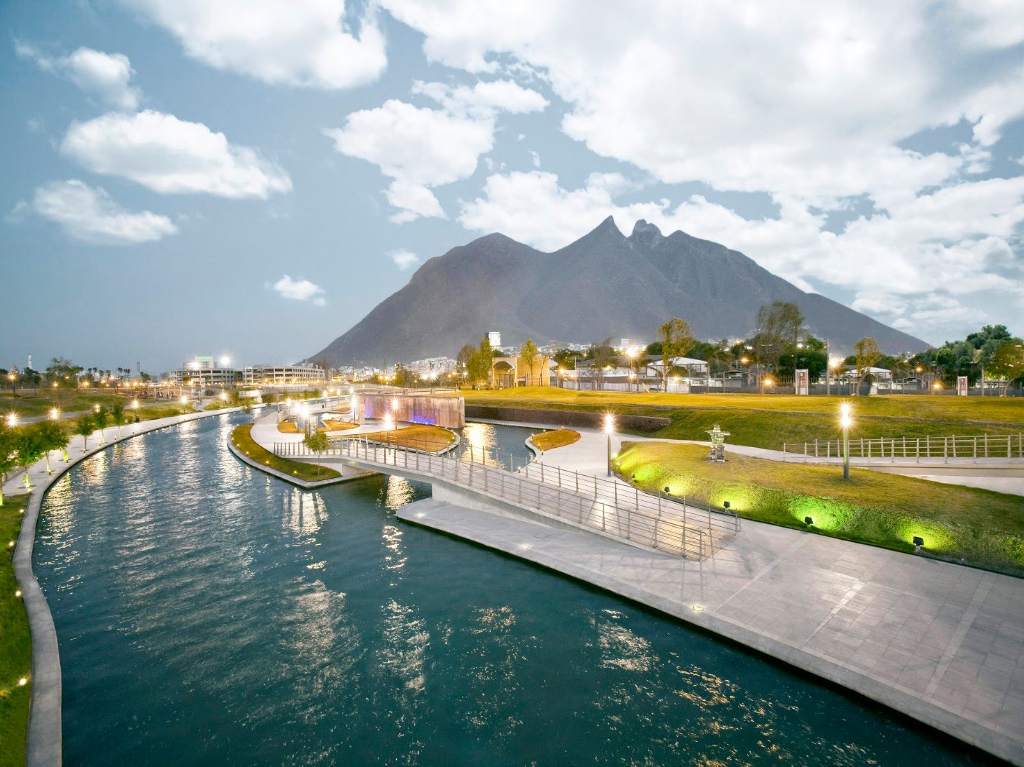 paseo-de-santa-lucia-en-nuevo-leon