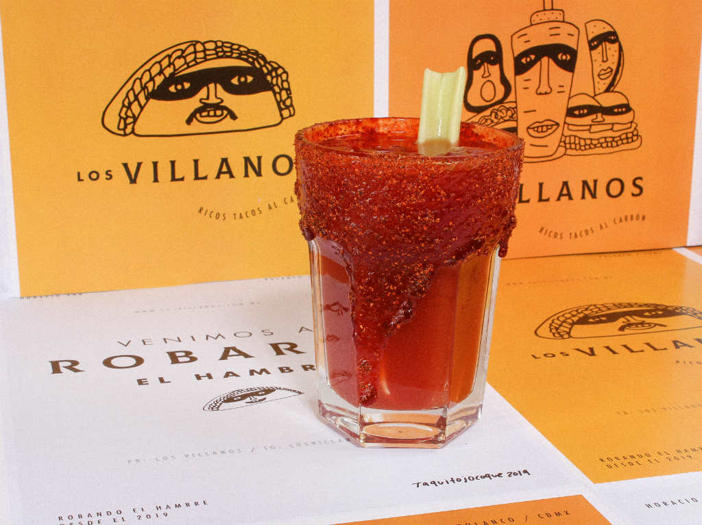 Taquería Los Villanos cocteles grandes