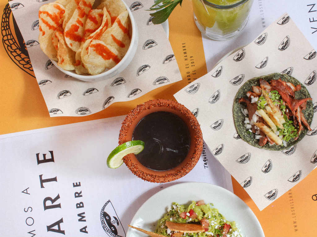 Taquería Los Villanos: tacos al carbón + cocteles de 1 litro