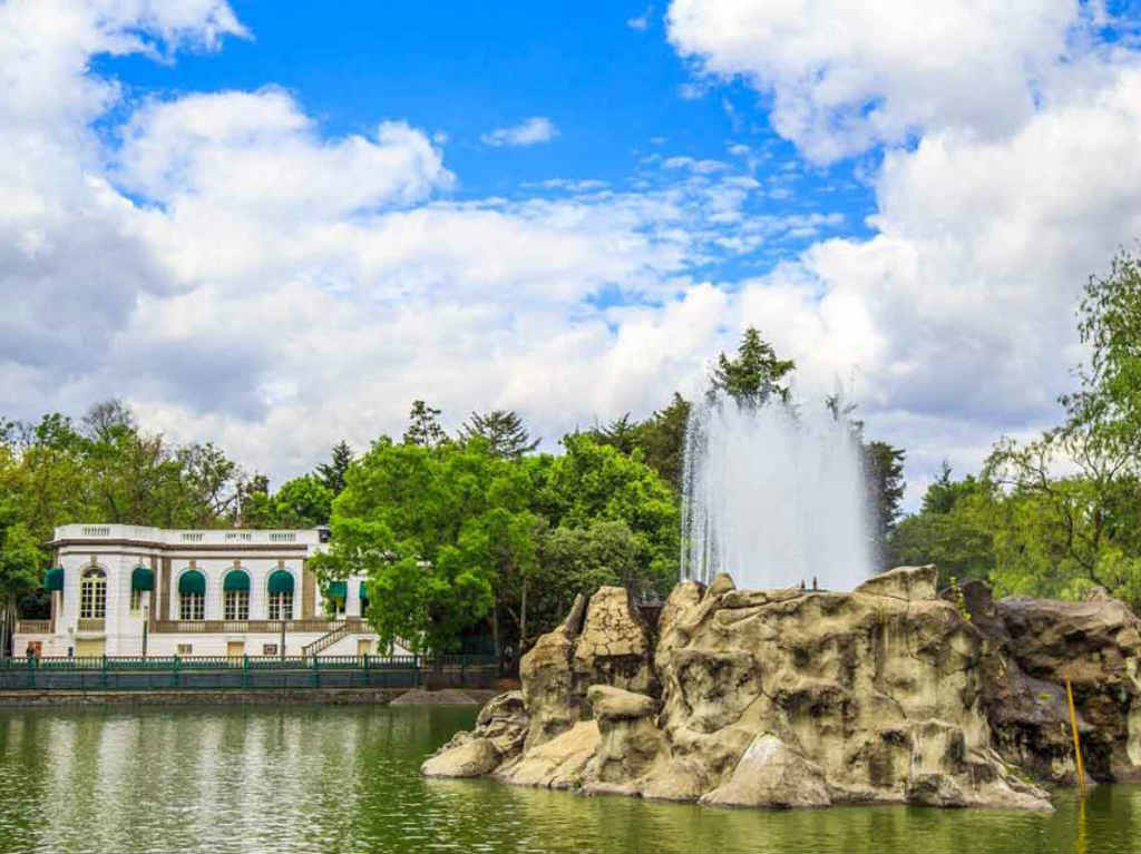 Bosque de Chapultepec casa del lago