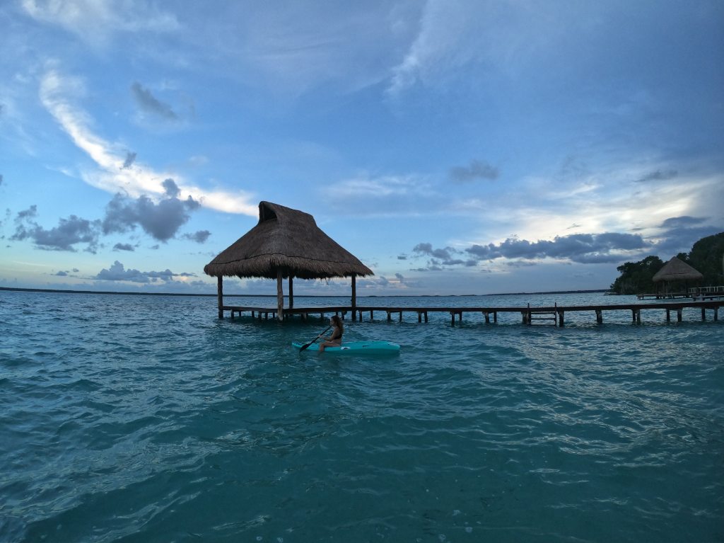 Recorre la laguna de Bacalar en Kayak