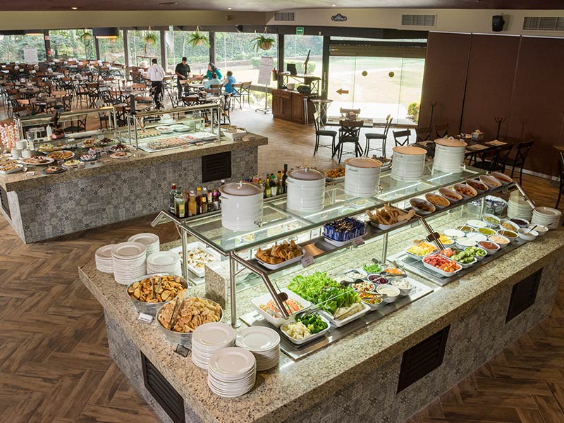 Buffet con más de 200 opciones