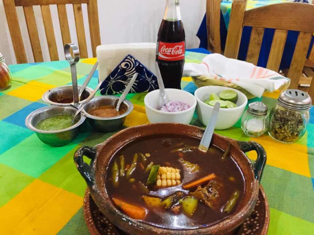 caldos de los portales mole de olla