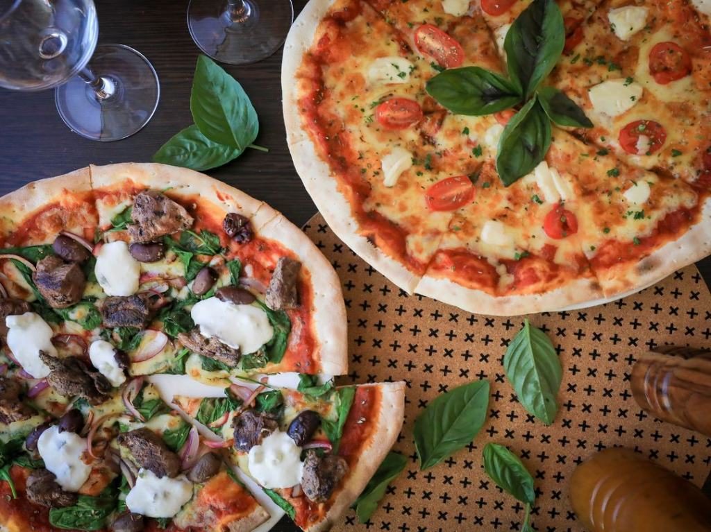 Pizza por $99 pesos en Filippa Puccia en la Del Valle 1