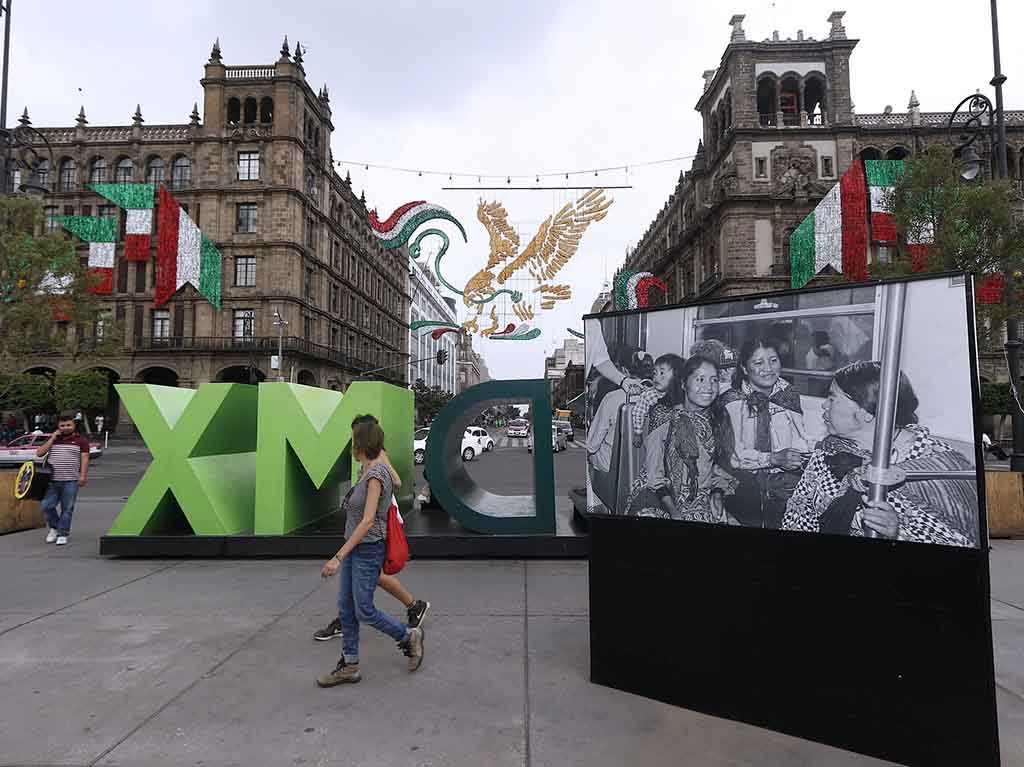 Exposición fotográfica por los 50 años del Metro en el Zócalo