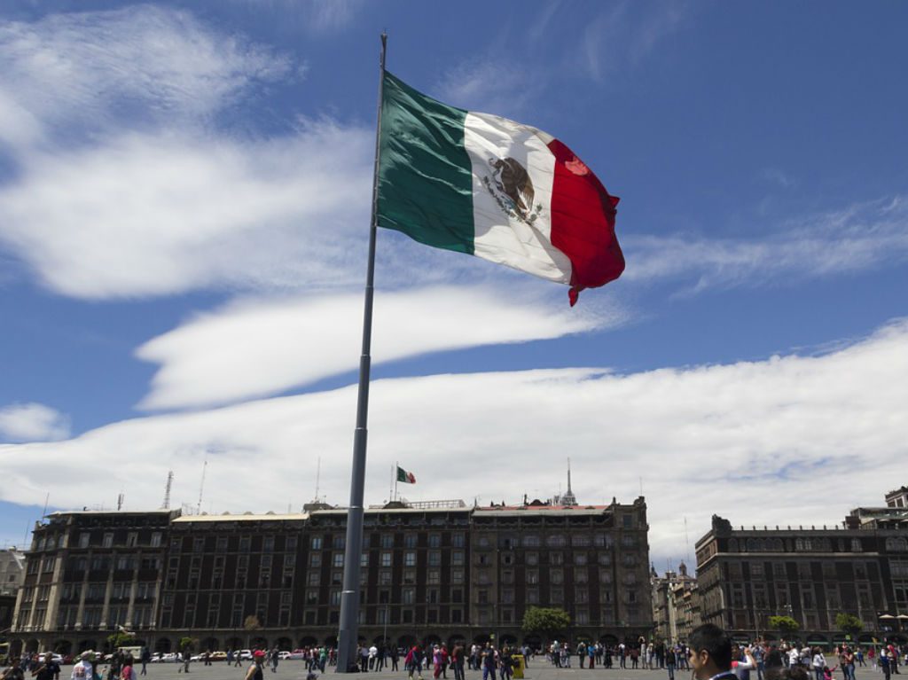 mes patrio en CDMX bandera de méxico