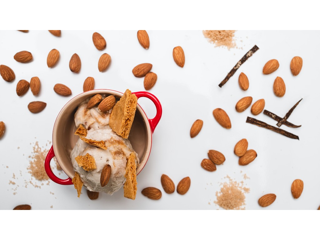 nieve de olla helado de almendras