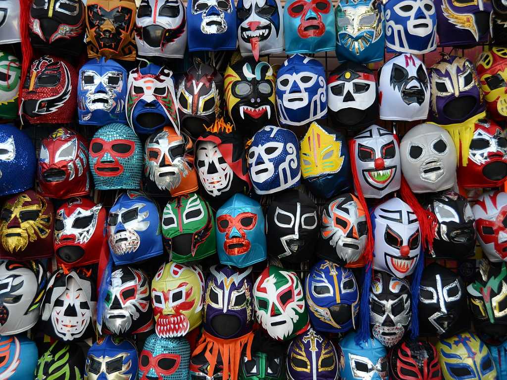 Experiencias de lucha libre: funciones, cantinas y máscaras