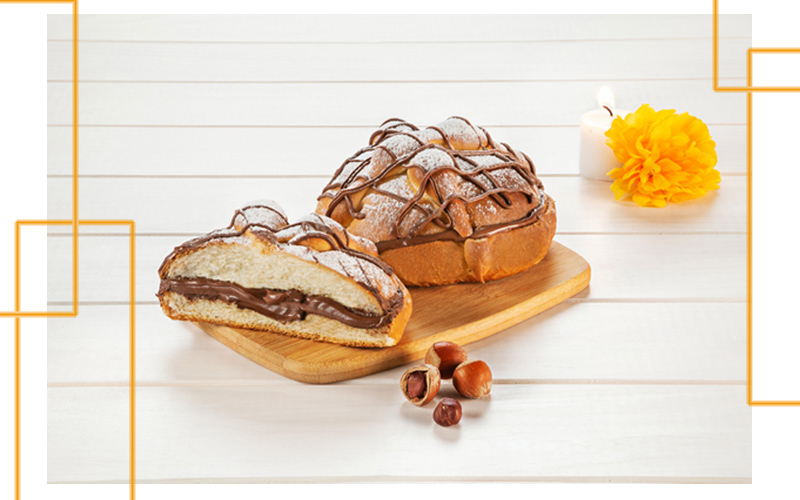 Pan de muerto relleno de avellana