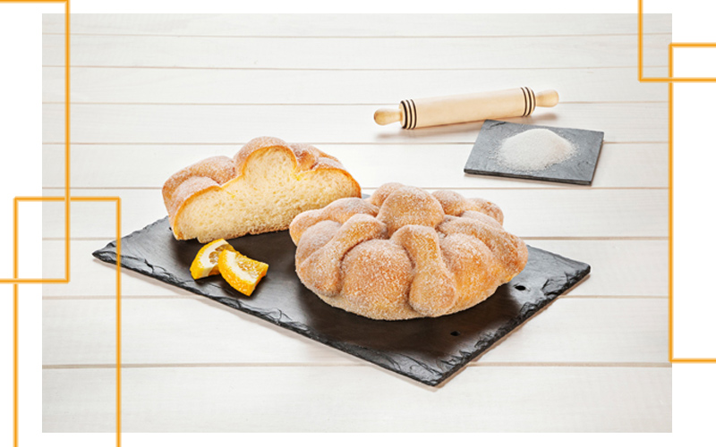 Pan de muerto tradicional, sabor a naranja