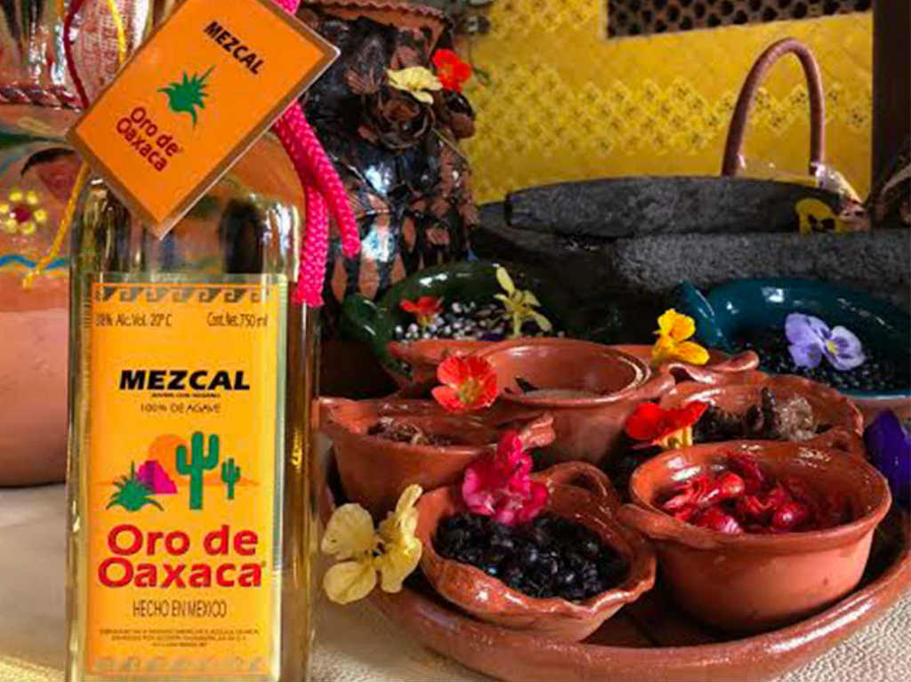 Viva México en Xochimilco 2019 con mezcal