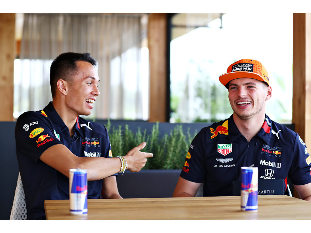 Max Verstappen para Mobil 1