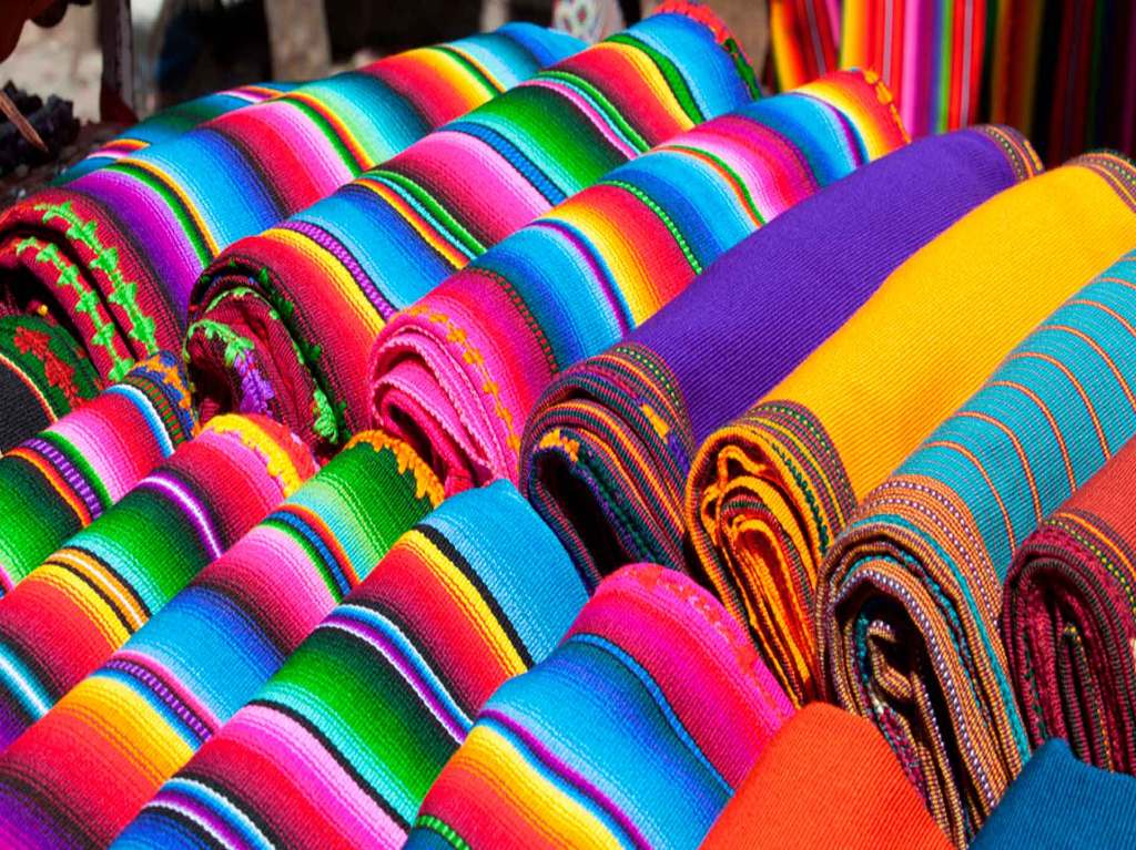 artesanias-en-la-feria-dentro-de-cu