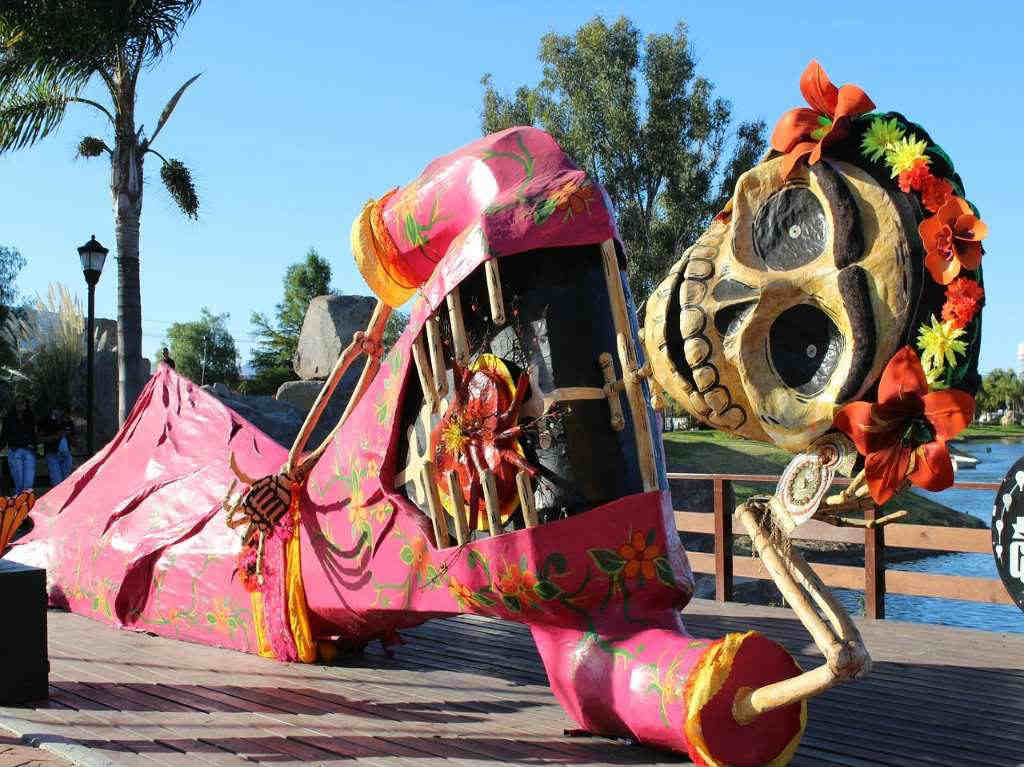 Desfiles de Día de Muertos en CDMX catrina gigante