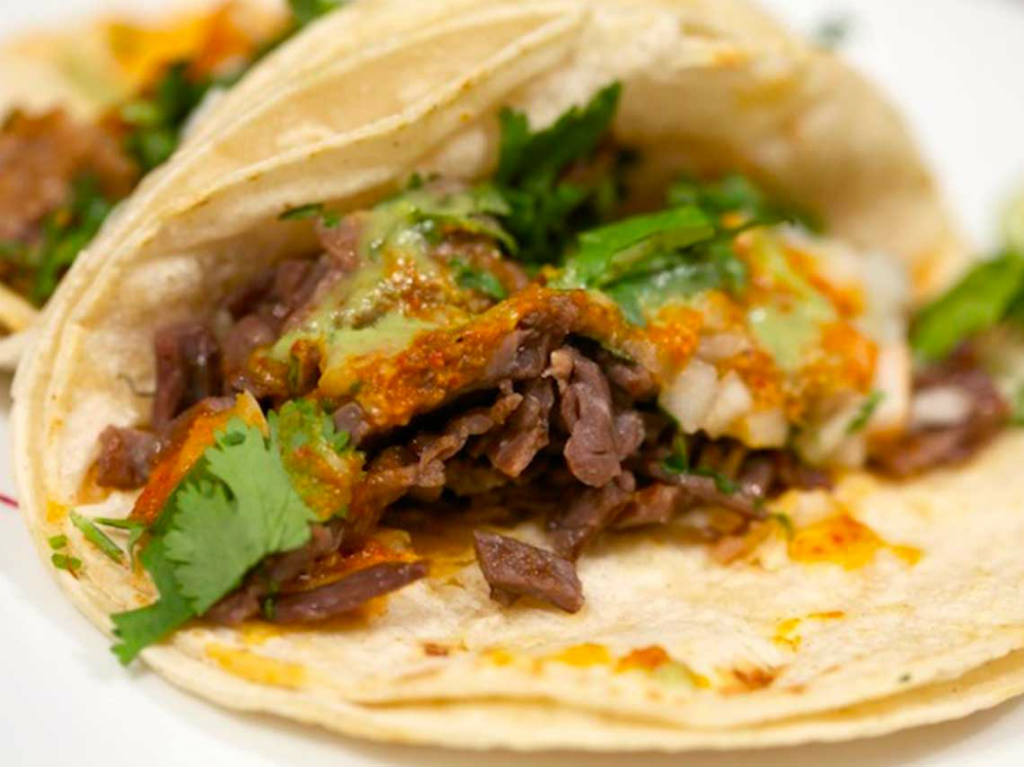 Feria de la Cecina tacos con tortilla de harina