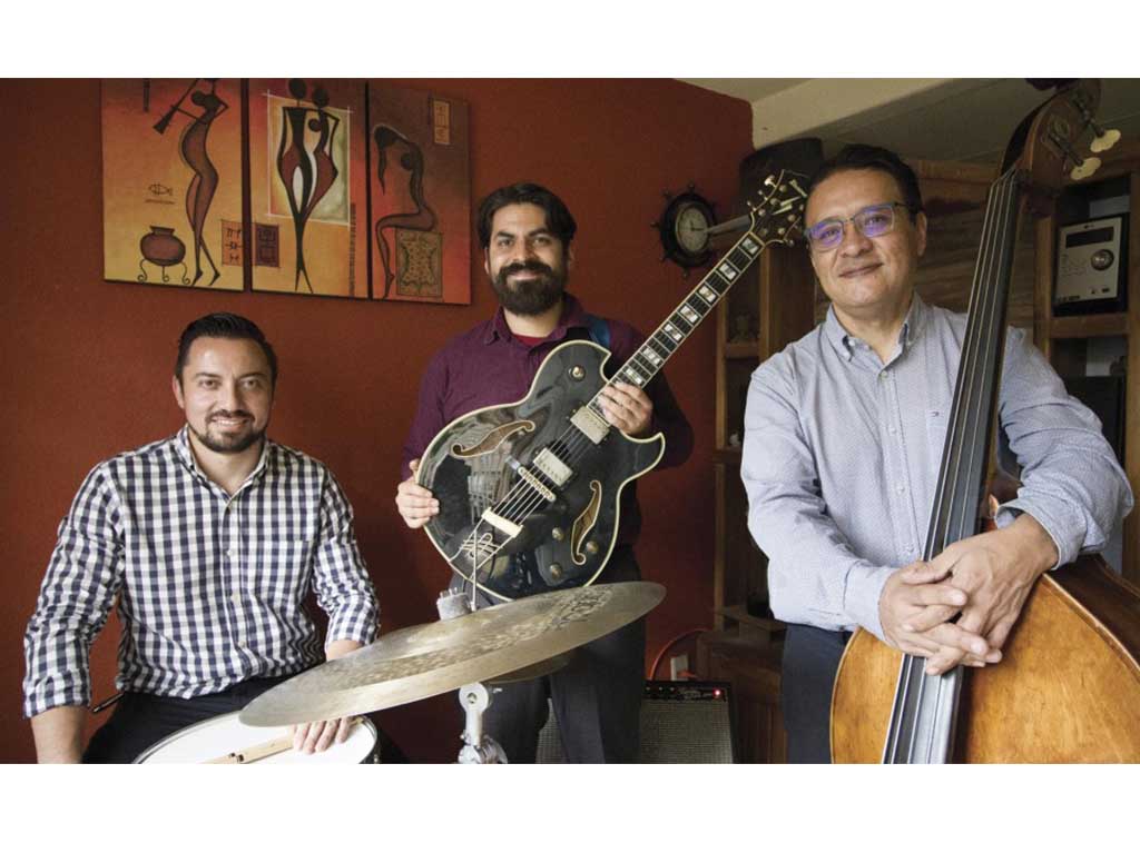 Jazz-Mex: Nuclear jazz trio