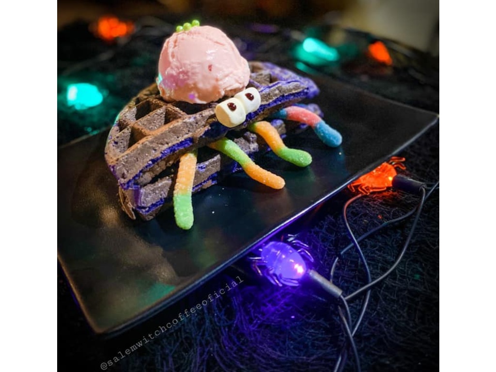 Postres para Halloween y Día de Muertos: Monster Waffle