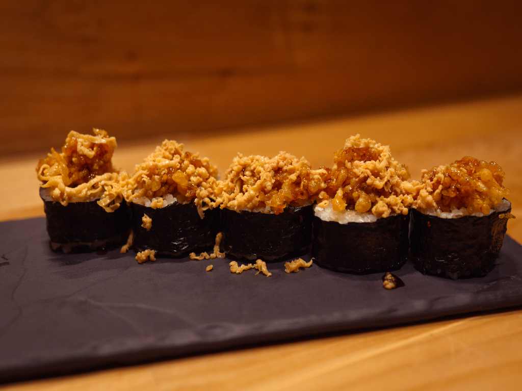 sake sushi bar rollos