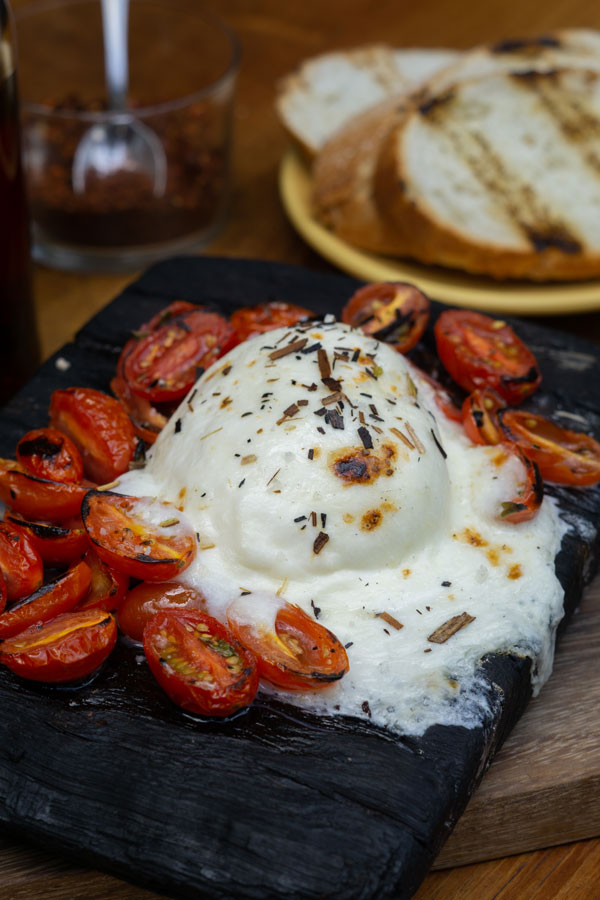 Deleita tu paladar con pizzas al horno en este restaurante italiano