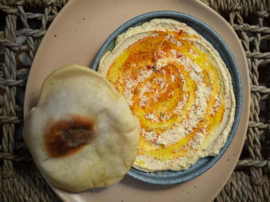 olenna-pan-pita-hummus