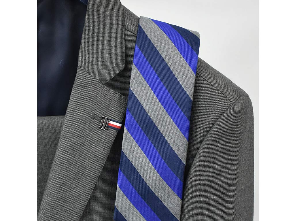 Combinación corbata y saco Tommy Hilfiger