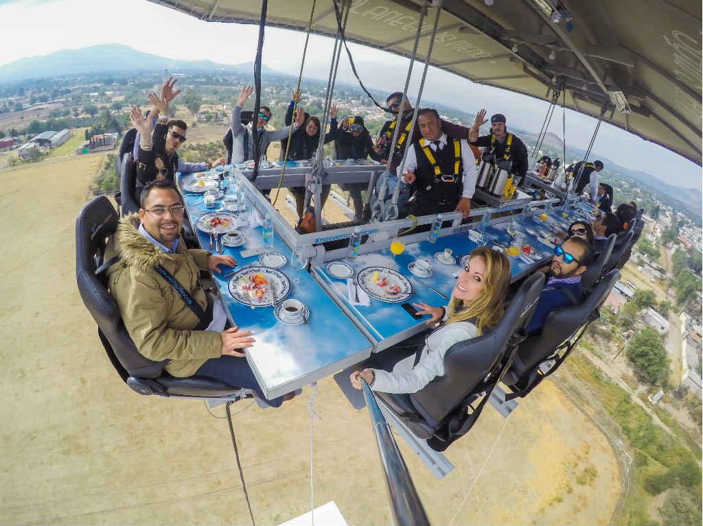 Dinner In The Sky 2019 foto en el aire