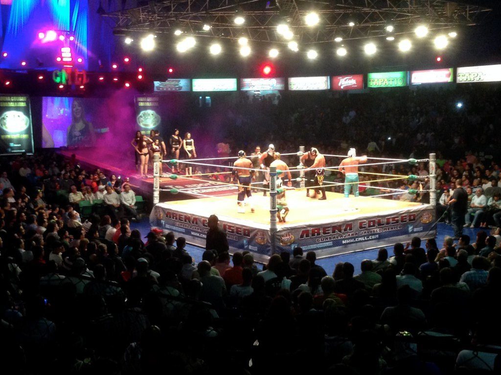 Noche de lucha libre y stand up