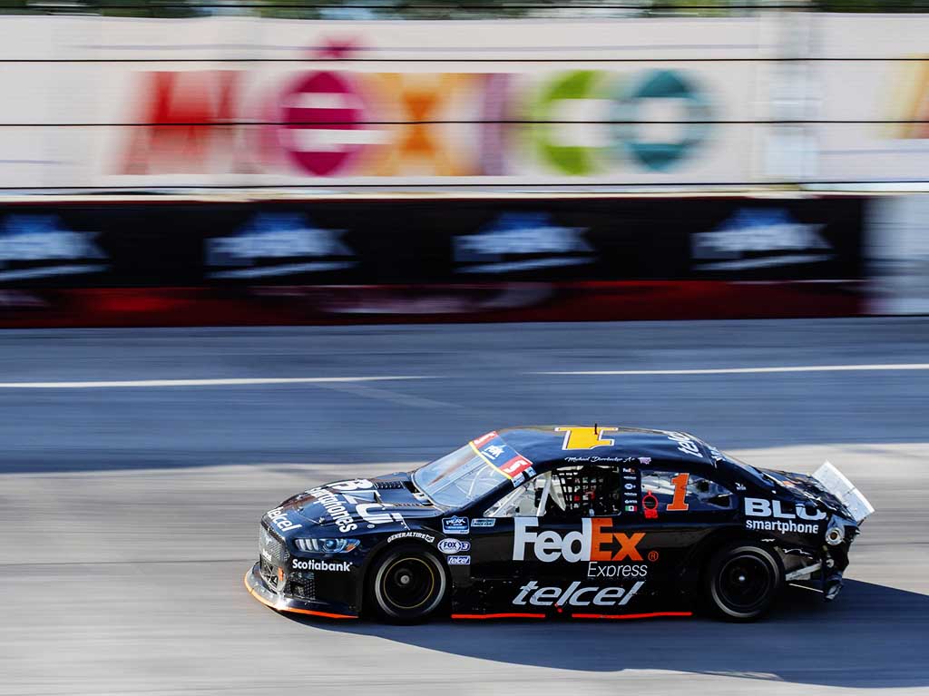 Nascar en el Monumento a la Revolución