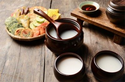 Makkolli-una-tradicional-bebida-coreana